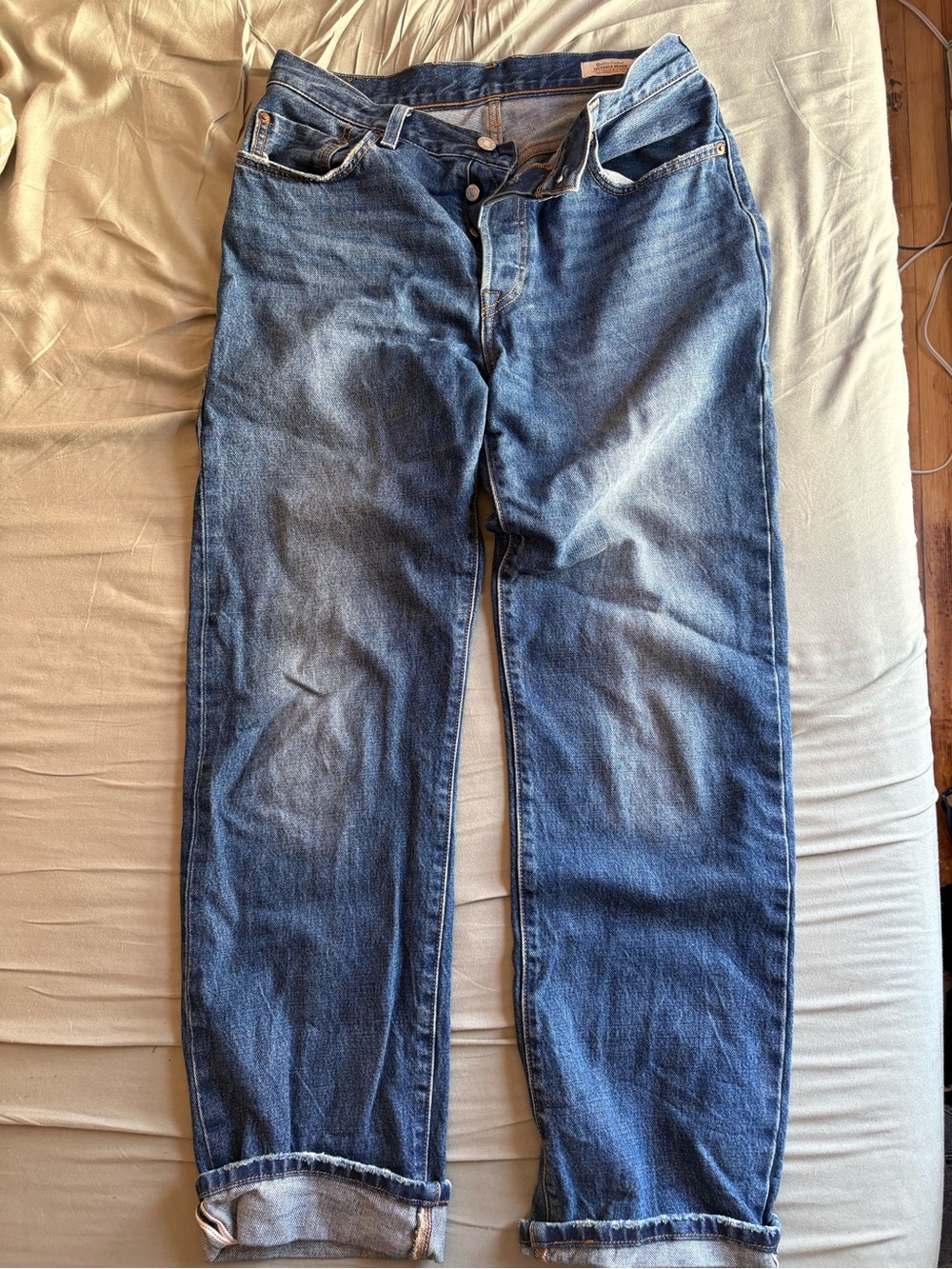 Levis women’s selvedge 90’s 501 Denim Jeans button fly straight leg 28x32